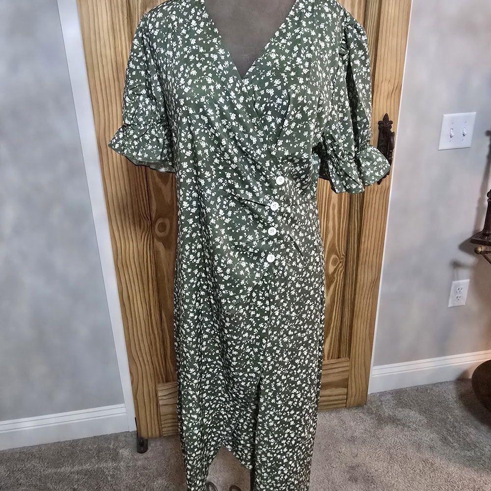 SHEIN Green Floral Dress